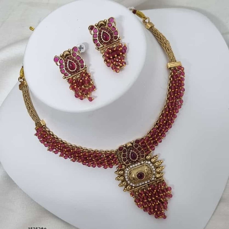 Lucentarts Jewellery Gold Plated Pota Stone And Pearls Necklace Set
