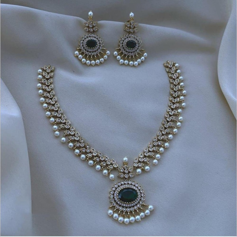 FS Collection Gold Plated Austrian Stone And Beads Elegant Necklace Set