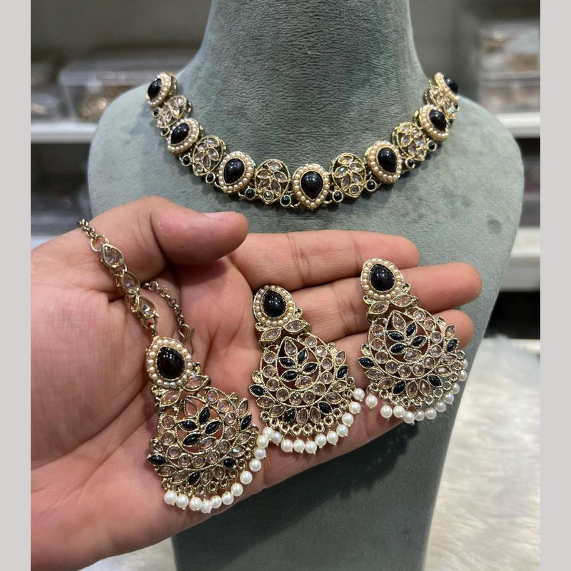 Hira Collections Gold Plated Crystal Stone And Pearls Necklace Set