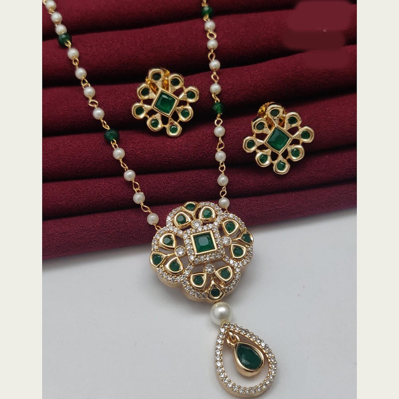 Vivah Creations Gold Plated Pota Stone And Pearl Necklace Set