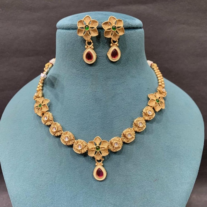 Everlasting Quality Jewels Gold Plated Pota Stone And Meenakari Necklace Set