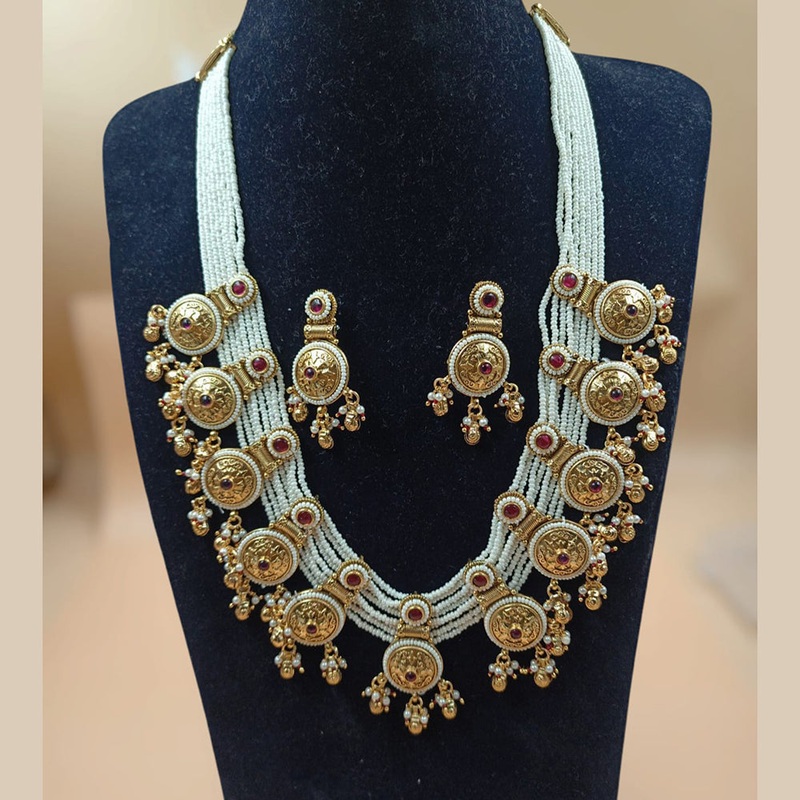 NAFJ Gold Plated Pota Stone And Pearl Long Necklace Set