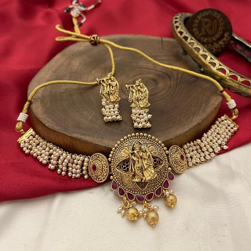 FS Collection Traditional Pota Stone And Pearl Temple Choker Necklace Set