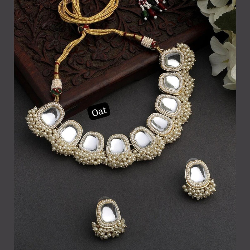 Lucentarts Jewellery Kundan Stone And Pearl Necklace Set