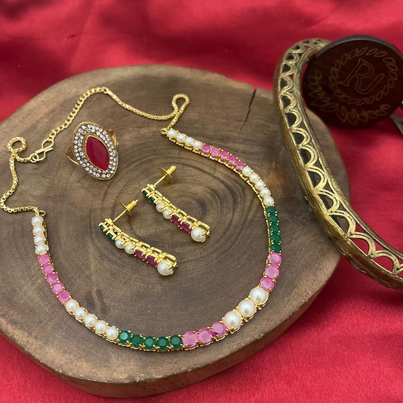 FS Collection Gold Plated Crystal with Pearls Necklace Set