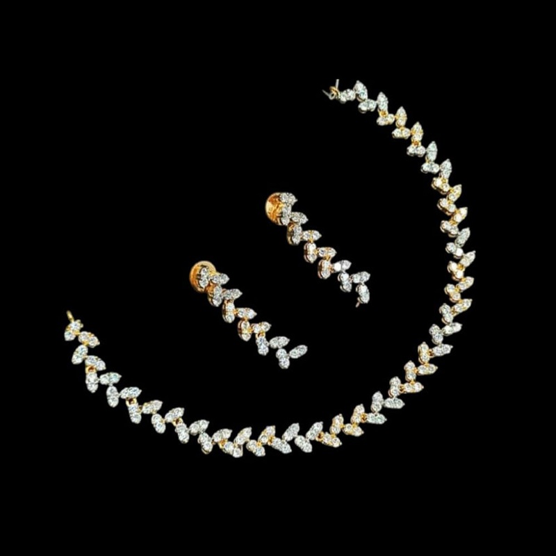 NAFJ Elegant 2 Tone Plated Austrian Stones Necklace Set