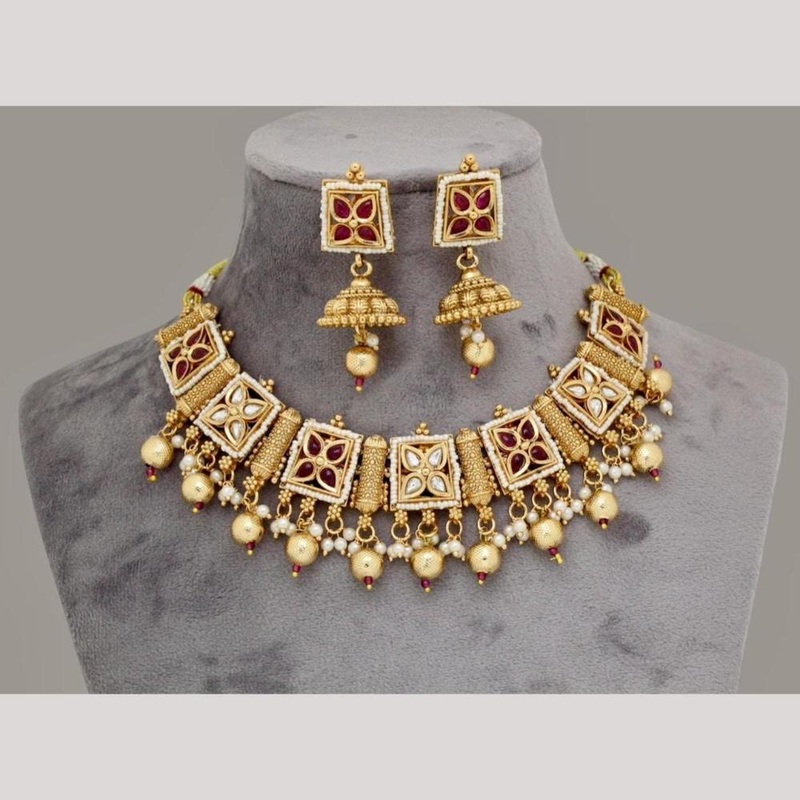 Kavita Art Gold Plated Kundan Stone And Pearl Necklace Set