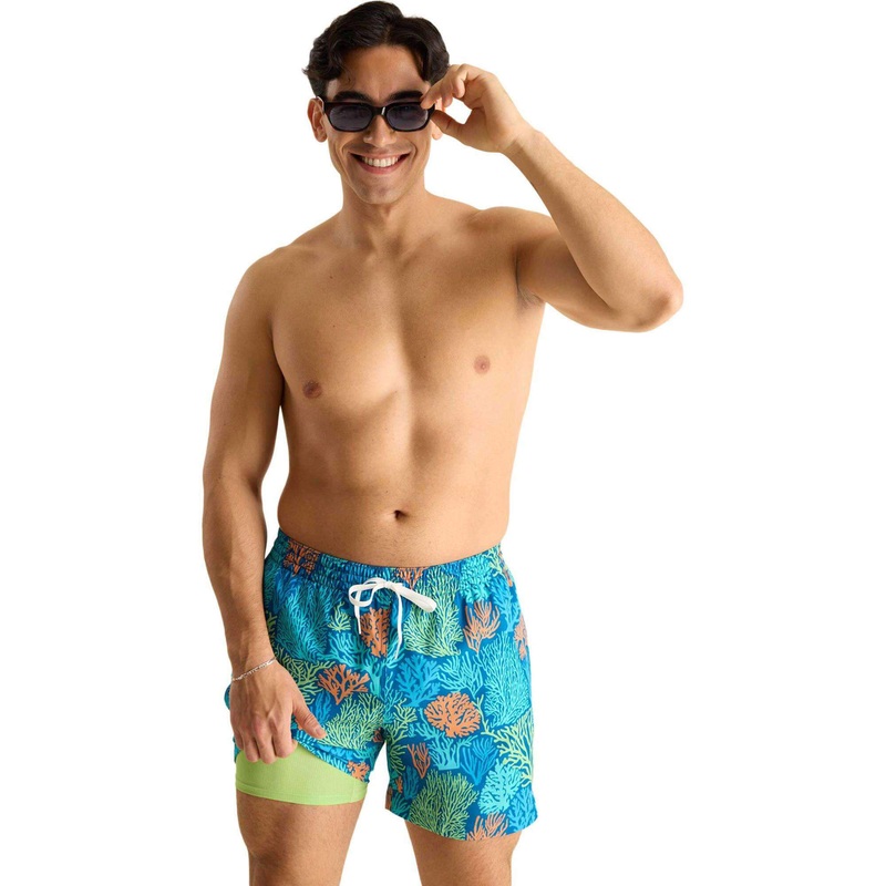 Chubbies 5.5-Inch The Coral Quarrels Swim Trunks - Bright Blue